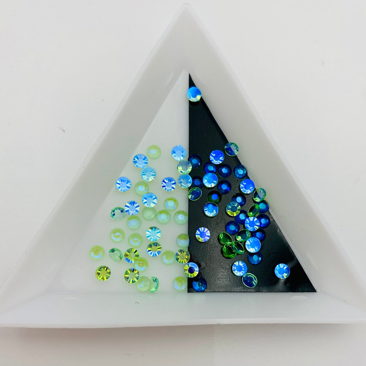 Magic Peridot Resin Rhinestones